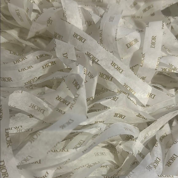 Dior Gift Box with Red Ribbon - Picture 9 of 11